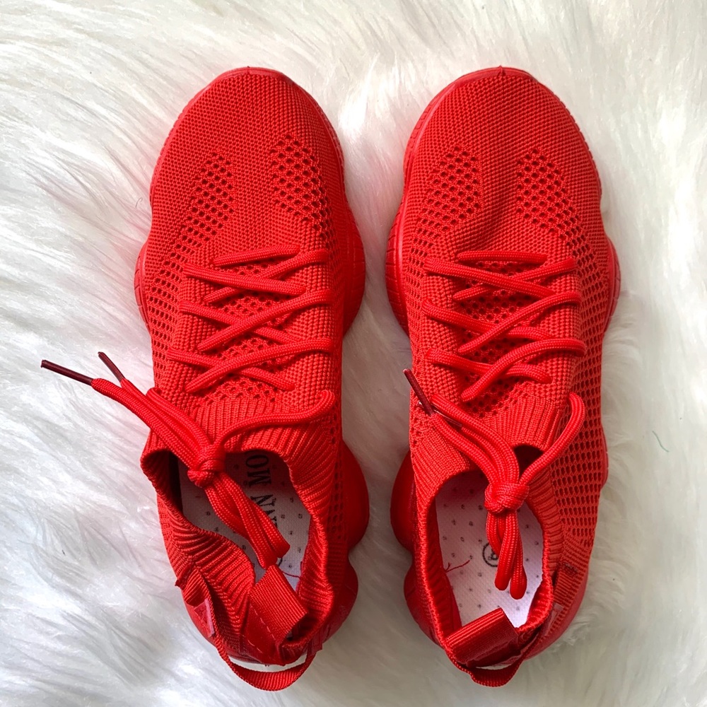 NWT🦋 Red Sneakers 8 - Picture 4 of 4